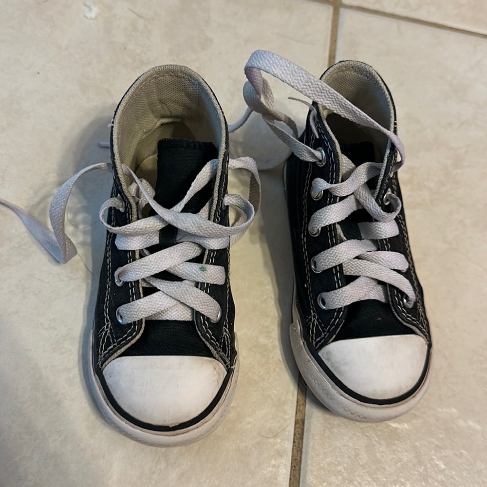 Converse Chuck Taylor All Star Black Hi Tops - Size 7